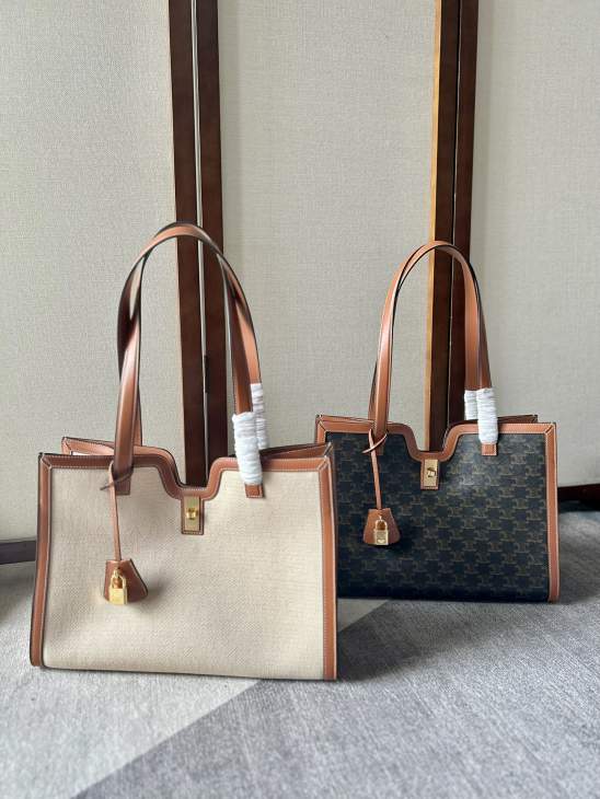 Picture of Celine Handbags _SKUfw225667428fw
